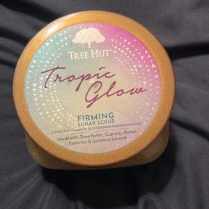 ❤️BRAND NEW ❤️ Tree Hut Tropical Glow firming scrub . 18 oz